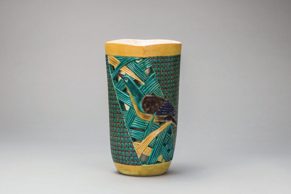 「飾壷“杜に遊ぶ”　二重造り」 2010　20.0×20.0×32.0